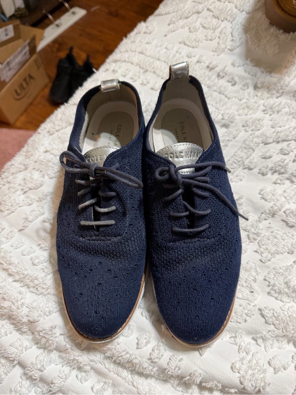 Cole Haan Men's Navy Knit Lace-Up Derby with Tan Trim Almond Toe Size 9
